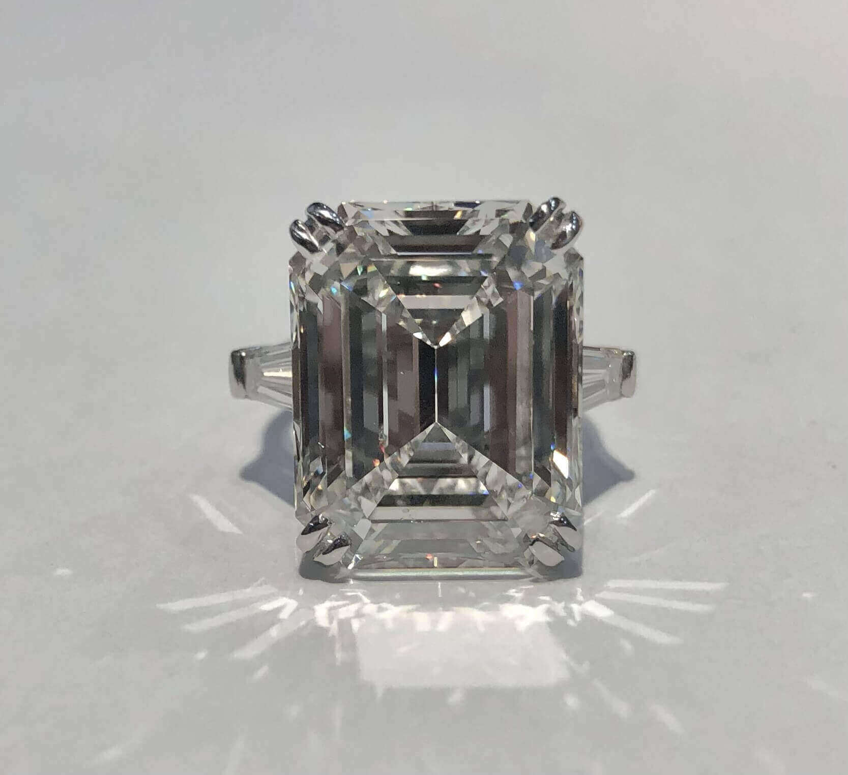 Montreal diamond ring